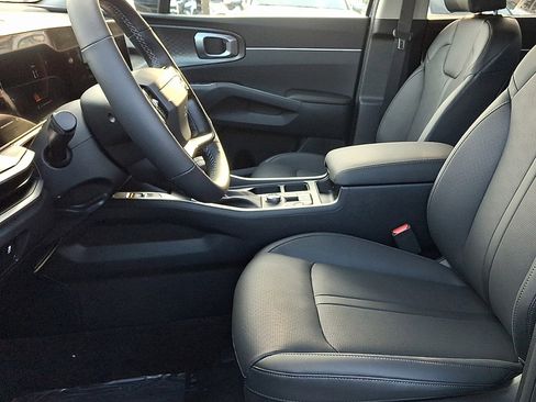 New 2026 Kia Sorento S image 9