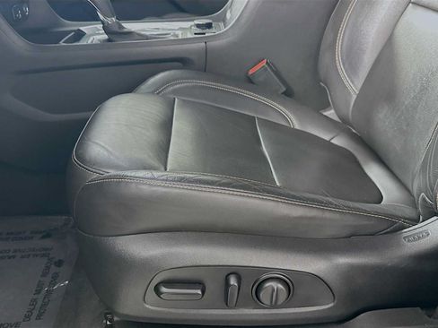 Used 2020 Chevrolet Traverse RS FWD image 18