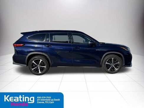 Used 2021 Toyota Highlander XSE AWD/4WD image 7