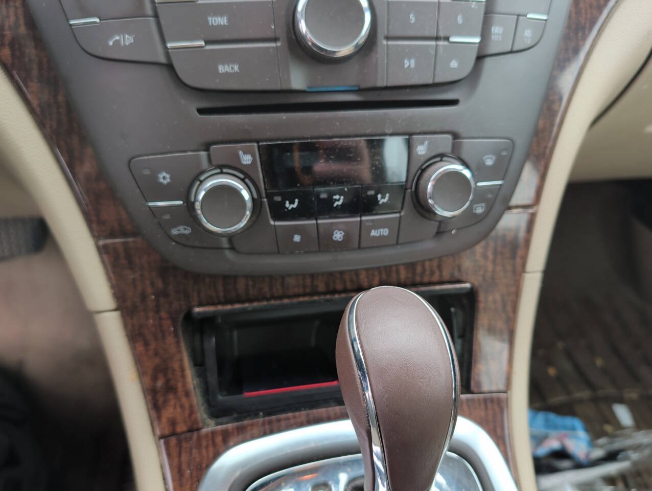 Used 2012 Buick Regal Premium FWD image 36