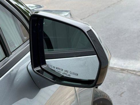 Used 2025 Chevrolet Blazer LT AWD/4WD image 17