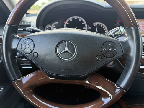 Used 2011 Mercedes-Benz S 550 image 36