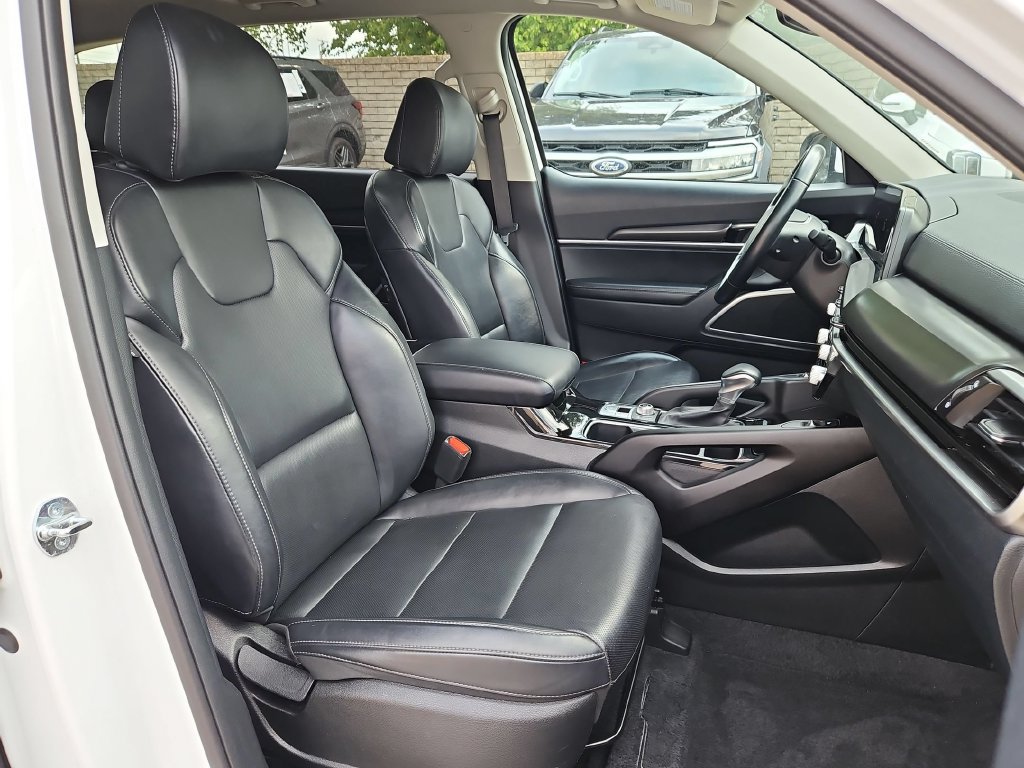 Used 2025 Kia Telluride S AWD/4WD image 32