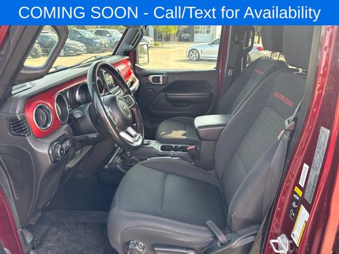 Used 2021 Jeep Wrangler Unlimited Rubicon w/ Cold Weather Group AWD/4WD image 8