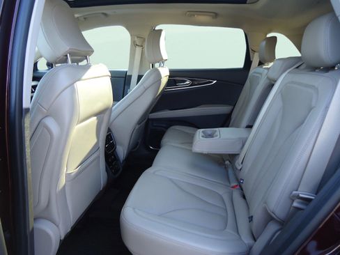 Used 2022 Lincoln Nautilus Reserve w/ Equipment Group 201A image 29