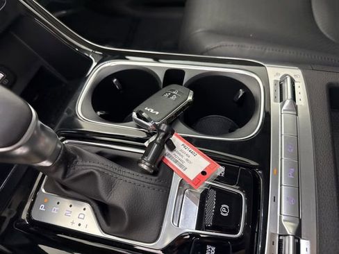 Certified 2023 Kia Carnival SX Prestige image 33