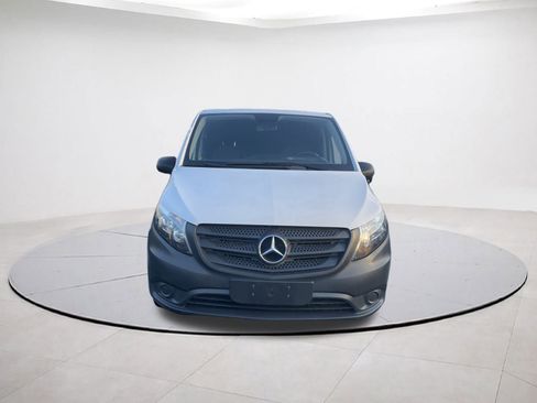 Used 2018 Mercedes-Benz Metris image 2