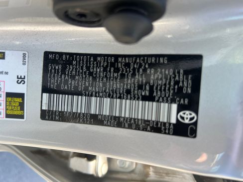 Used 2024 Toyota Corolla LE FWD image 32