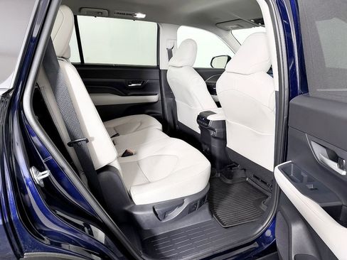 Used 2024 Toyota Grand Highlander AWD image 52