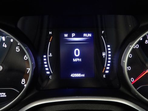 Used 2020 Jeep Compass Latitude w/ Cold Weather Group AWD/4WD image 30
