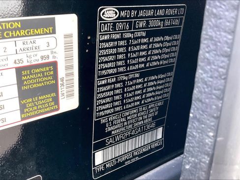 Used 2016 Land Rover Range Rover Sport HSE image 32