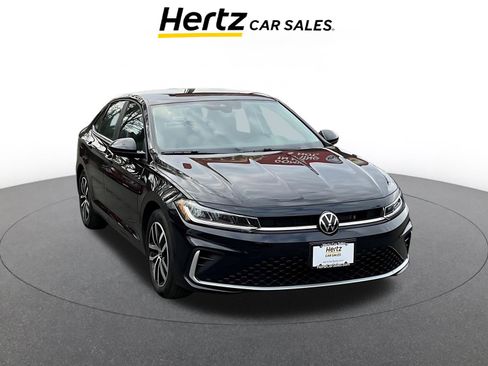 Used 2025 Volkswagen Jetta SE image 1