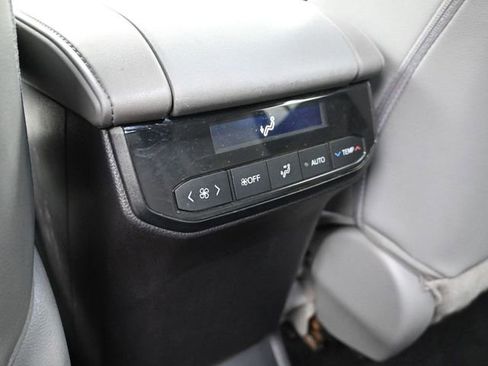 Used 2022 Toyota Highlander XLE image 31