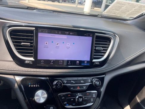 Used 2023 Chrysler Pacifica Touring-L w/ S Appearance Package FWD image 24