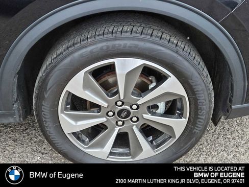 Used 2024 Ford Escape Platinum AWD/4WD image 9