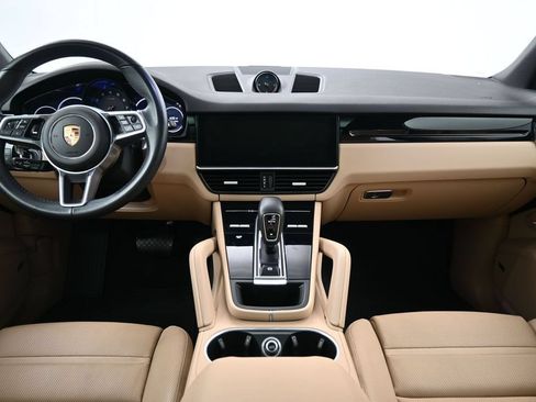 Used 2022 Porsche Cayenne Platinum Edition AWD/4WD image 9