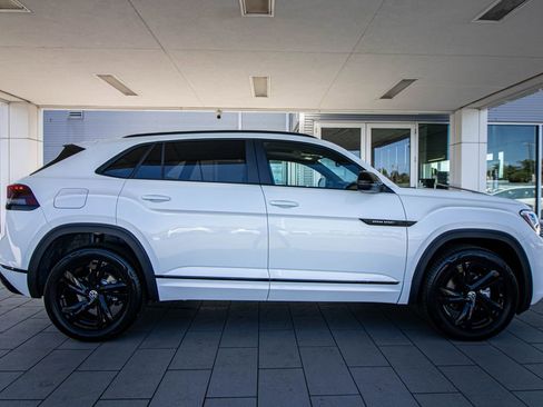 New 2026 Volkswagen Atlas Cross Sport SEL R-Line image 3