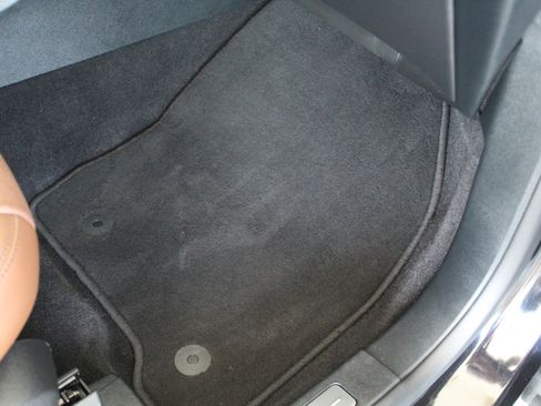 Used 2023 Lincoln Nautilus Reserve w/ Monochromatic Package image 16