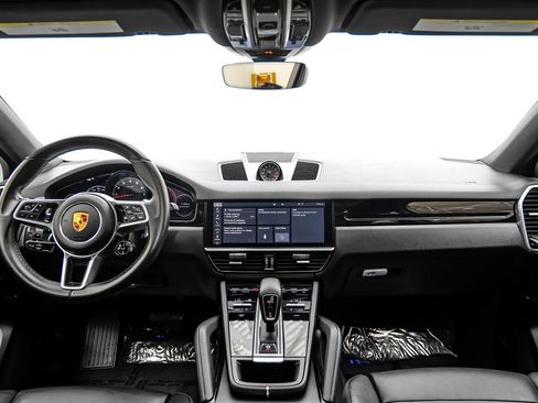Used 2021 Porsche Cayenne Coupe AWD/4WD image 12