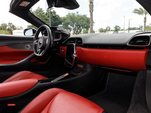 Used 2025 McLaren Artura Spider RWD image 59