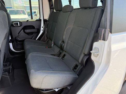 Used 2025 Jeep Gladiator Sport AWD/4WD image 30