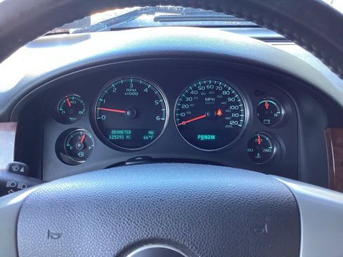 Used 2011 GMC Sierra 1500 SLT w/ SLT Convenience Package AWD/4WD image 14