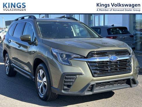 Used 2024 Subaru Ascent Premium w/ Convenience Package image 1