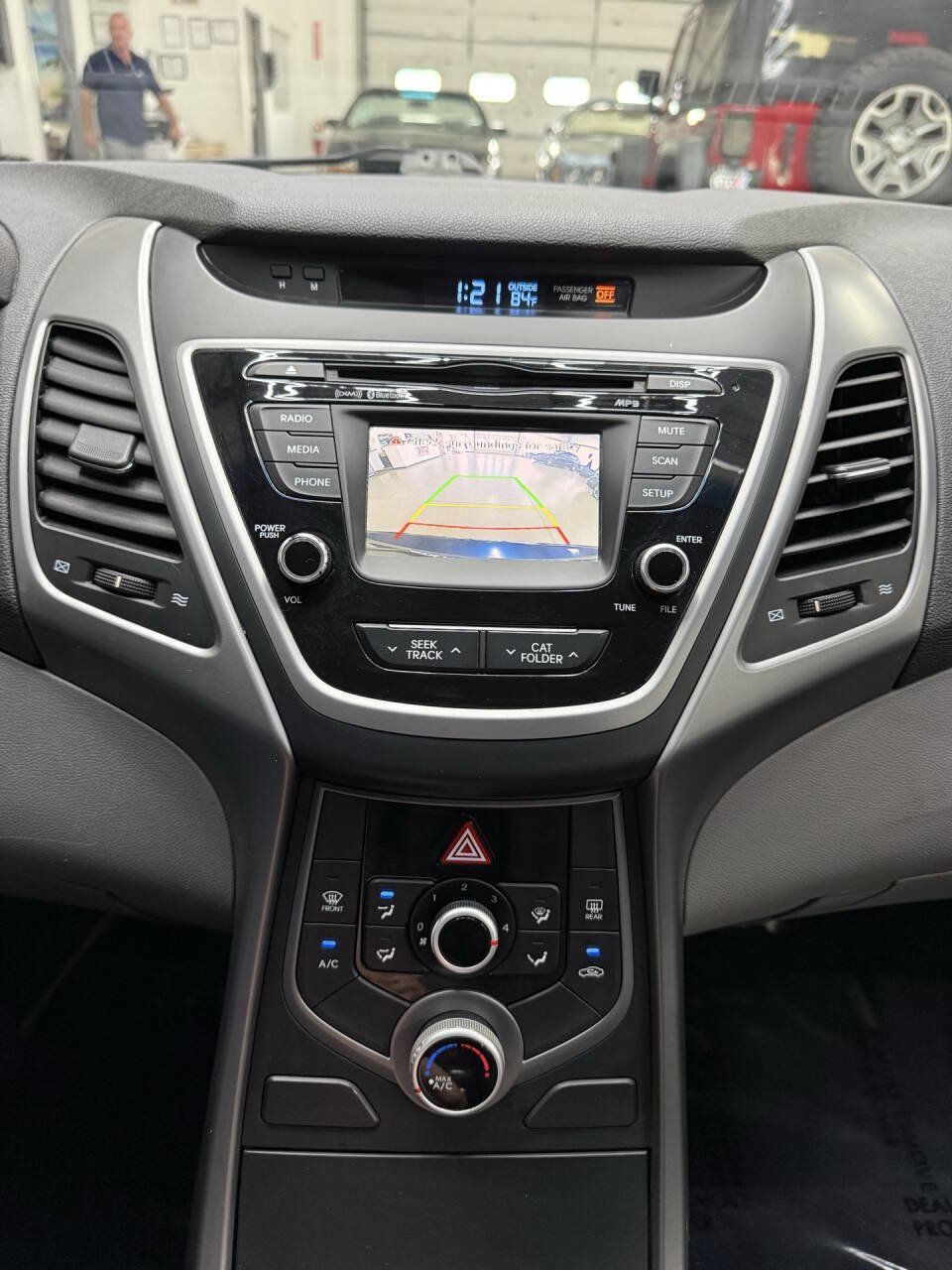 Used 2016 Hyundai Elantra SE w/ Option Group 02 FWD image 28