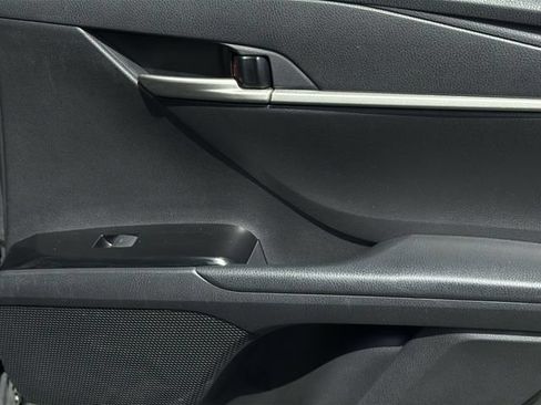 Used 2025 Toyota Camry SE FWD image 38