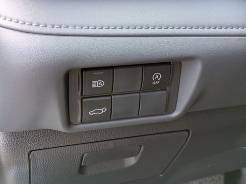 Used 2023 Toyota Highlander XSE AWD/4WD image 16