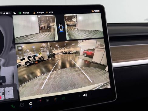 Used 2024 Tesla Model Y Long Range image 16