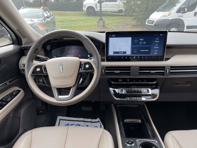 Used 2024 Lincoln Corsair Grand Touring AWD/4WD image 13