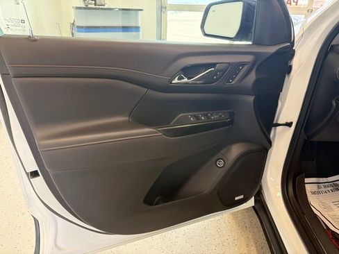 Used 2022 GMC Acadia AT4 w/ GMC Pro Grade Package AWD/4WD image 48