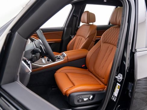 New 2026 BMW X7 xDrive40i w/ M Sport Package image 16