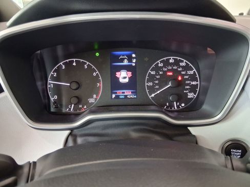 Used 2025 Toyota Corolla SE w/ SE Package image 18