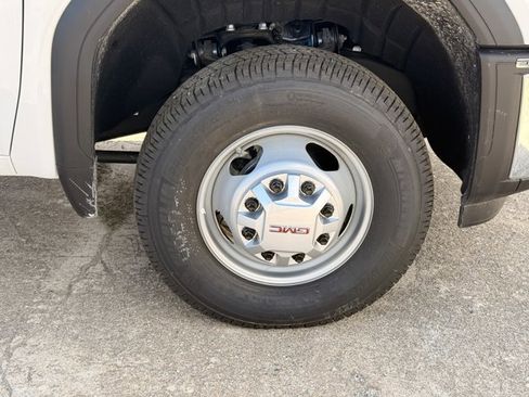 New 2025 GMC Sierra 3500 Pro w/ Convenience Package image 12
