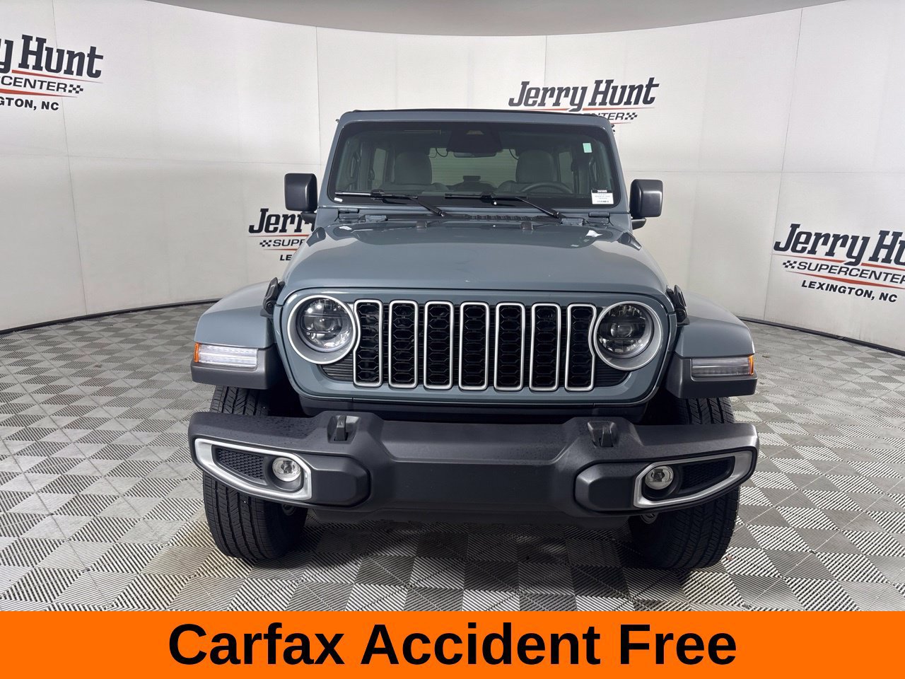 Used 2026 Jeep Wrangler Unlimited Sahara AWD/4WD image 3