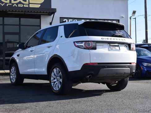 Used 2018 Land Rover Discovery Sport SE image 11