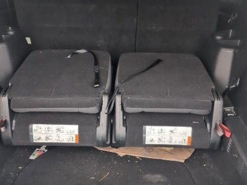 Used 2018 Ford Explorer XLT w/ Equipment Group 201A image 12