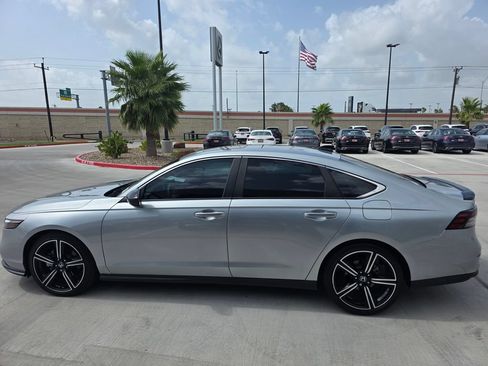 Used 2024 Honda Accord Sport image 4