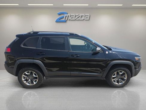 Used 2019 Jeep Cherokee Trailhawk w/ Cold Weather Group image 6