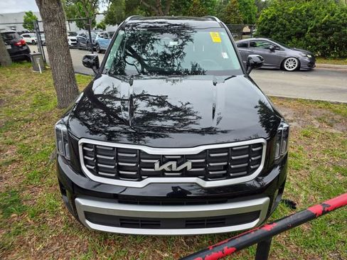 Certified 2024 Kia Telluride S w/ S Sunroof Package FWD image 2