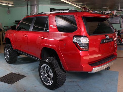 Used 2017 Toyota 4Runner TRD Off-Road Premium AWD/4WD image 6