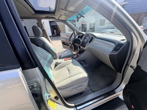 Used 2006 Toyota Highlander Limited AWD/4WD image 63