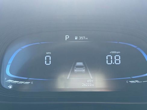 Used 2023 Hyundai Venue SEL image 8