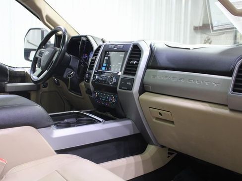 Used 2019 Ford F250 Lariat w/ Chrome Package image 22