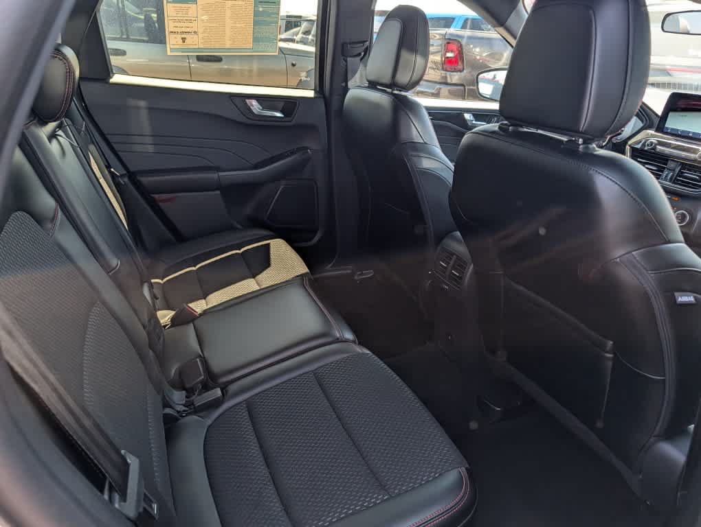 Used 2025 Ford Escape ST-Line AWD/4WD image 27