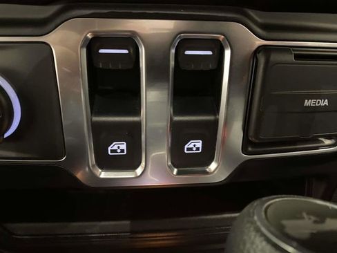 Used 2021 Jeep Wrangler Sport S image 21