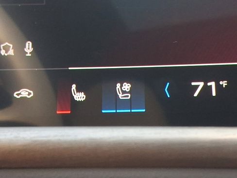 Certified 2025 Audi Q5 Prestige image 26