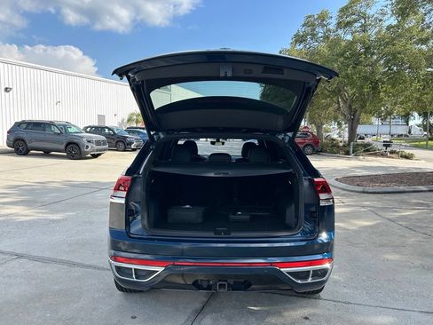 Certified 2021 Volkswagen Atlas Cross Sport SE AWD/4WD image 40